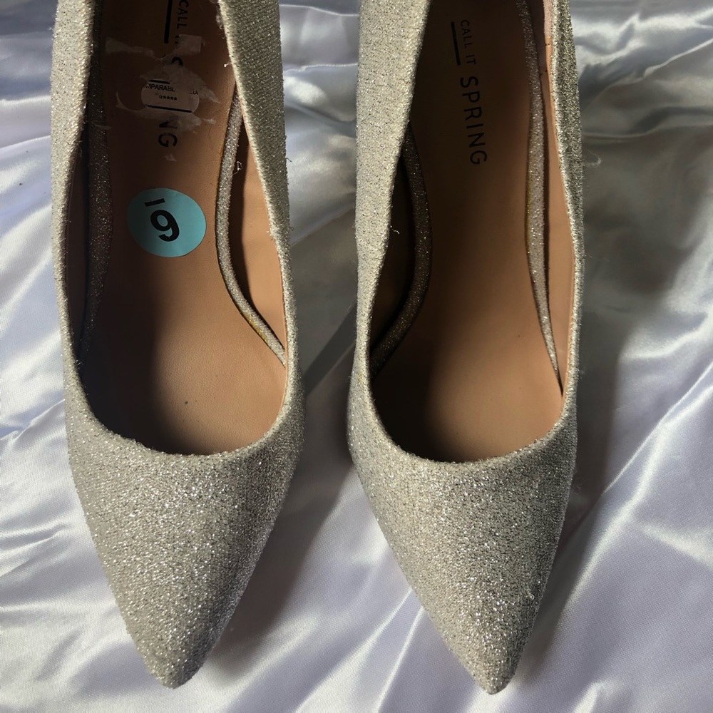 Call it spring heels metallic gray never been used